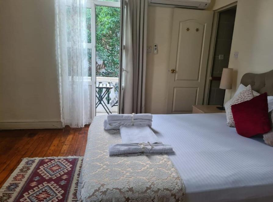 Deniz Konak Boutique Hotel ไคริเนีย ภายนอก รูปภาพ