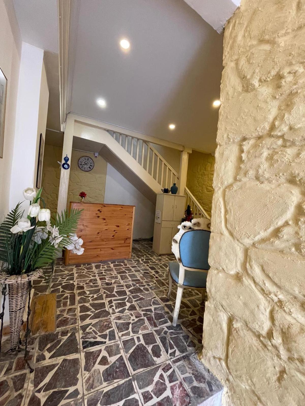 Deniz Konak Boutique Hotel ไคริเนีย ภายนอก รูปภาพ